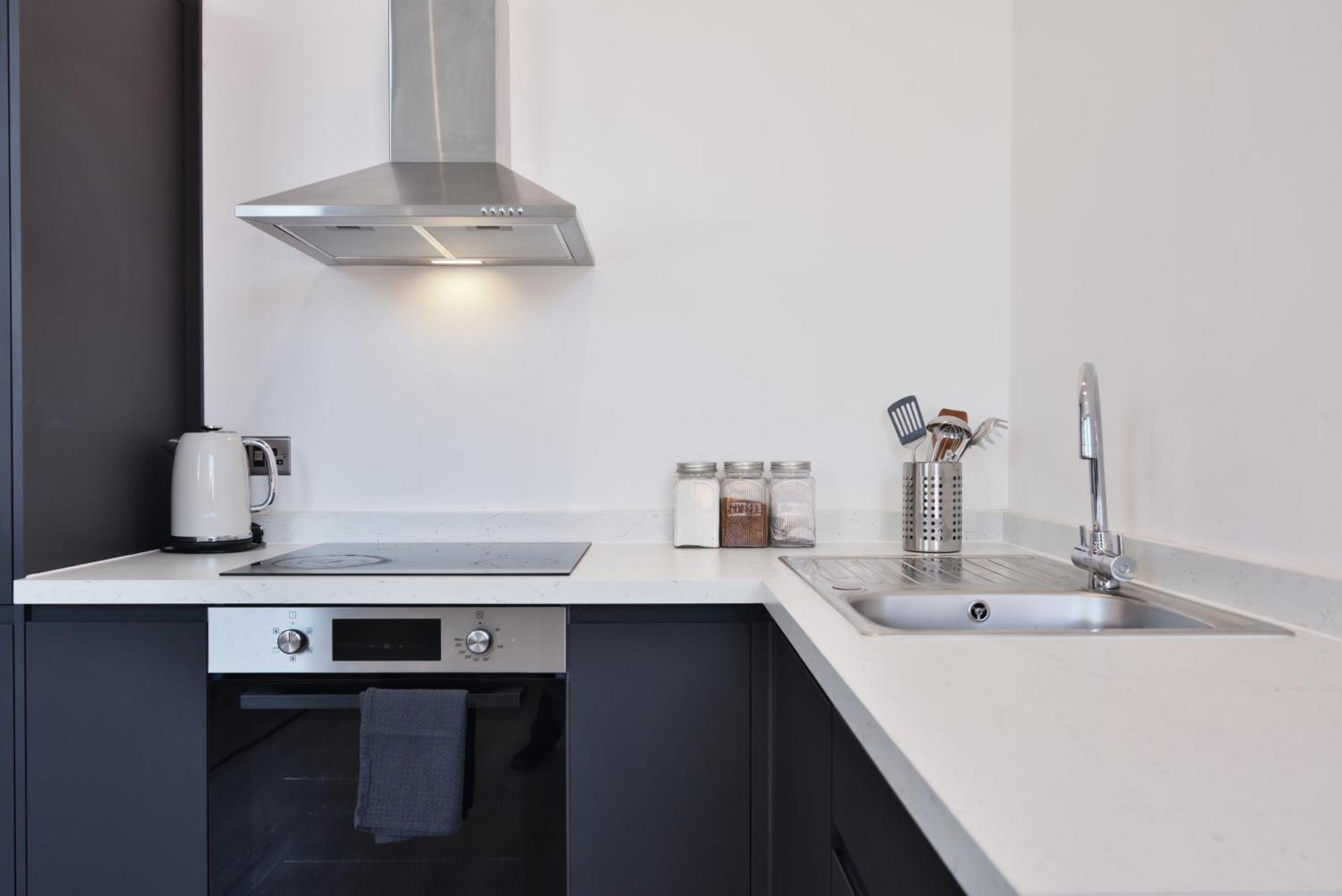 Apartment 3, 15 West Street *