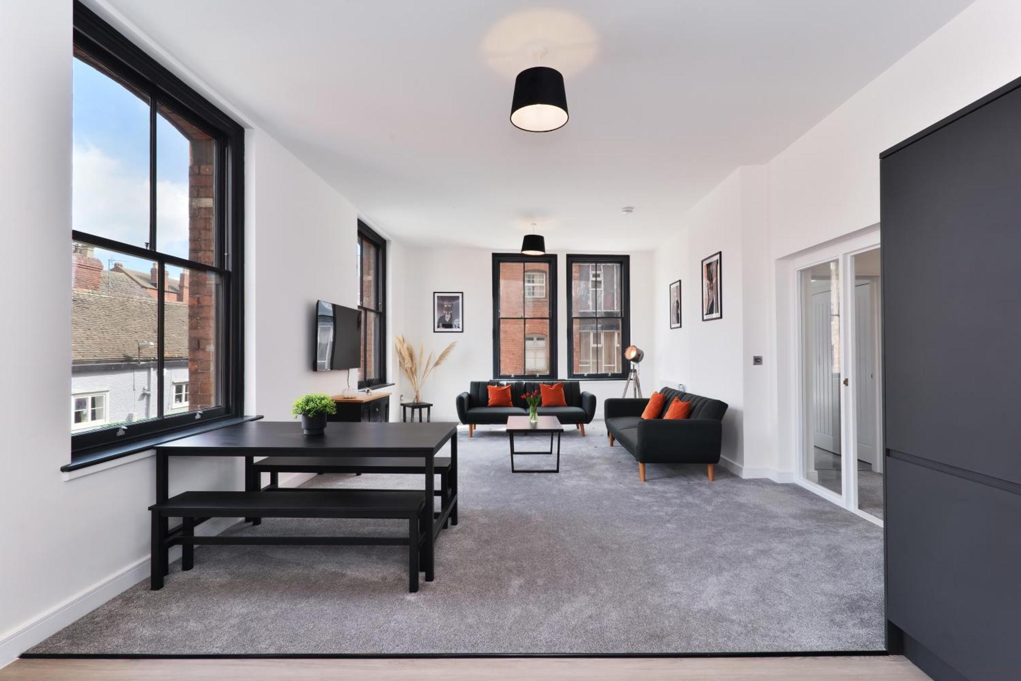 3, 15 West Street Apartment