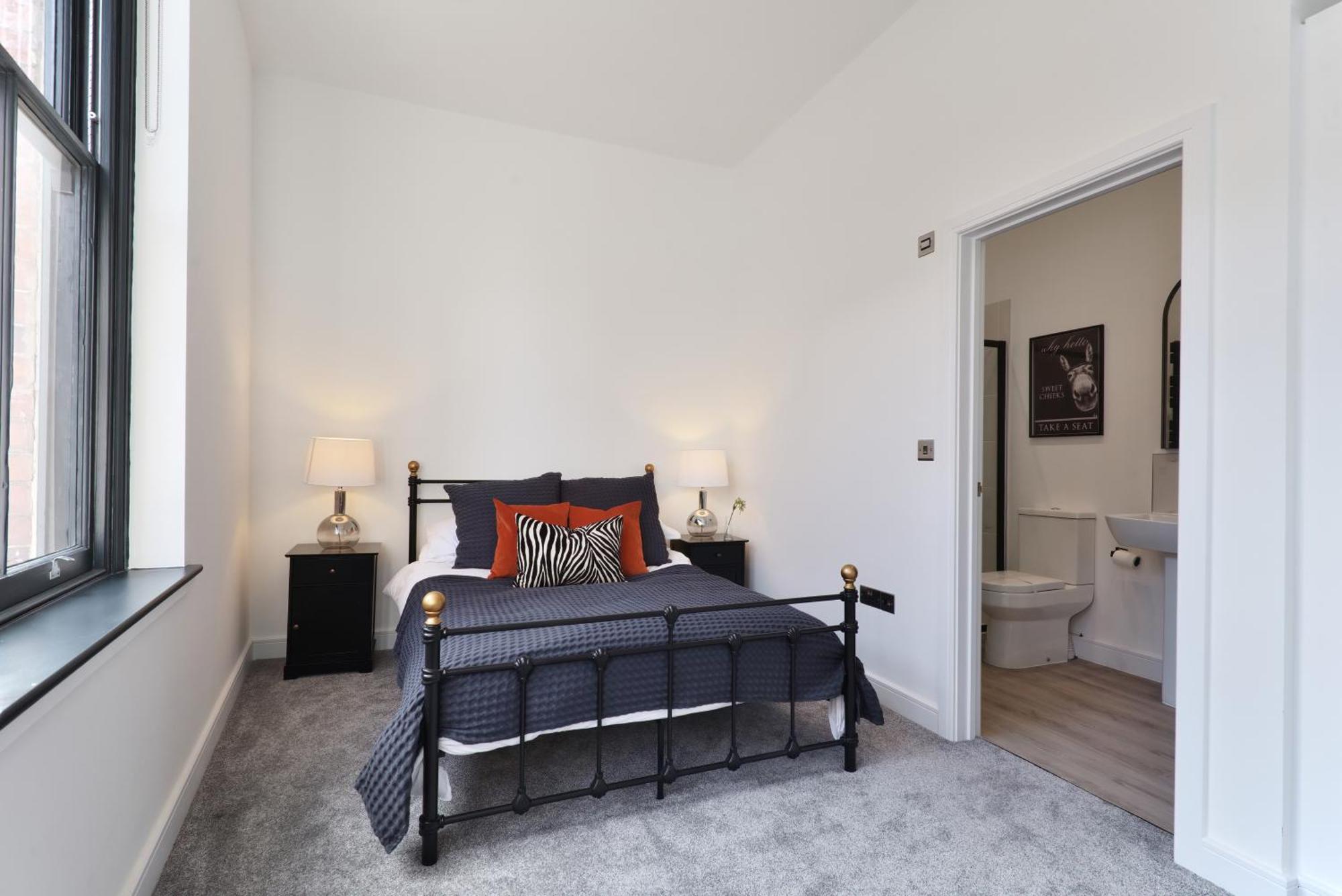 3, 15 West Street Apartment