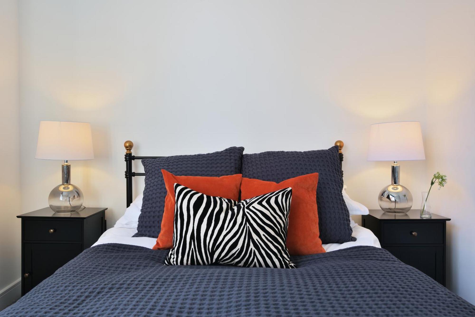 Apartment 3, 15 West Street *